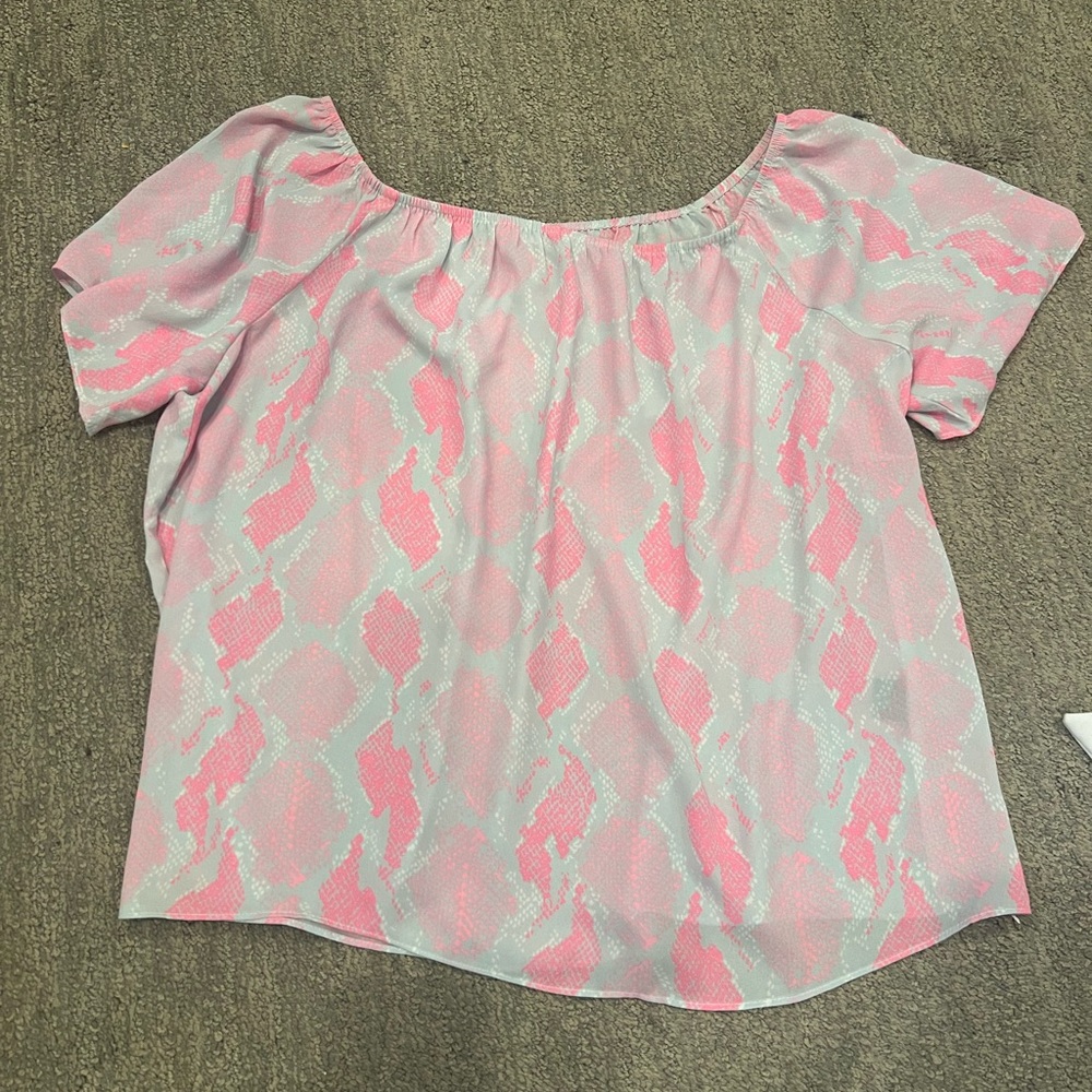 Women’s Off-Shoulder Pink Patterned Top